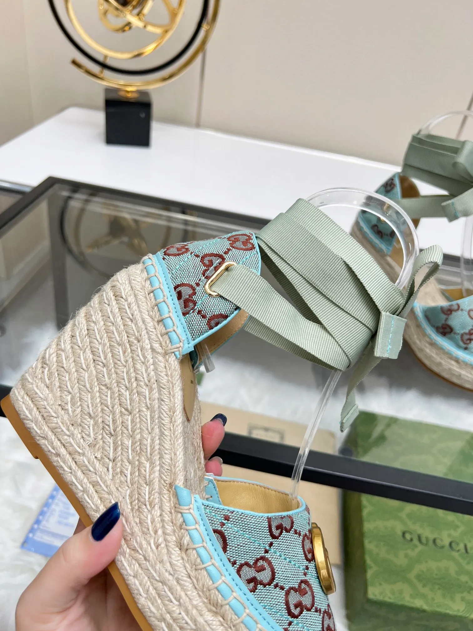 👟👟Ex-factory price 440👟👟 GUCCI wedge fisherman sandals, thick-soled straw, high-end quality, fabric: double G fabric, electric embroidery, lining: mixed sheepskin lining, yardage: 35 ~ 42, color: light blue. Dear new and old customers, the picture has been updated, please transfer the image to change. The upgraded version of the wedge heel currently has more than 40 colors. Transfer the image and sell it.